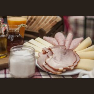 &Epsilon;&sigma;&tau;&iota;&alpha;&tau;ό&rho;&iota;&omicron; "&Omicron; Έ&lambda;&lambda;&eta;&nu;&alpha;&sigmaf;" &Mu;&upsilon;&sigma;&tau;&rho;ά&sigmaf;